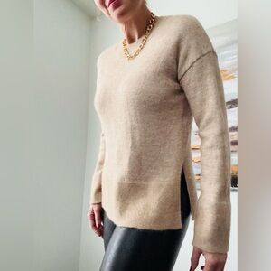 BANANA REPUBLIC Brushed Knit Sweater Medium